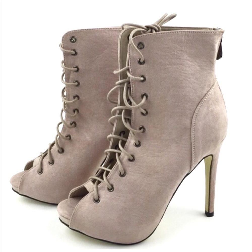•HP•Nude Lace Up Heels